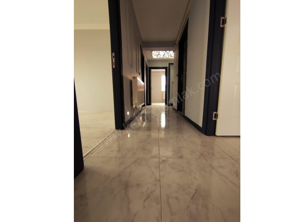 Merkez Bolvadin Kiralık Daire |  115M2 Aylık 15.500Tl | 3. Kat | Kombi | 1 Banyo | 1 Yatak Odası Resim-2