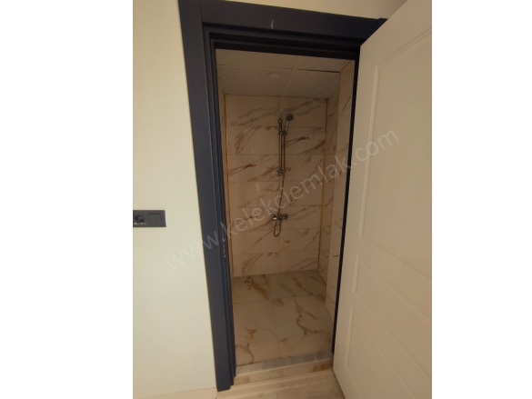 Merkez Bolvadin Kiralık Daire |  115M2 Aylık 15.500Tl | 3. Kat | Kombi | 1 Banyo | 1 Yatak Odası Resim-3