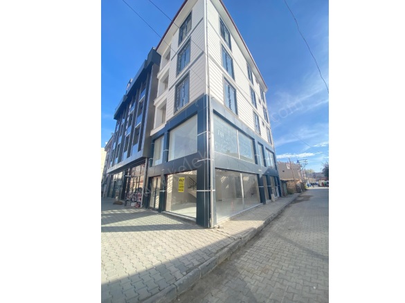 Merkez Bolvadin Kiralık Dükkan |  1 Oda | 240M2 Aylık 35.000Tl  Krediye Uygun  | 1. Kat | Kombi | 1 Banyo Resim-4