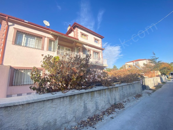 Merkez Bolvadin Satılık Müstakil Ev |  3+1 Oda | 125M2 10.000.000Tl  Krediye Uygun  | Komple Bina | Kombi | 1 Banyo | 1 Yatak Odası Resim-5