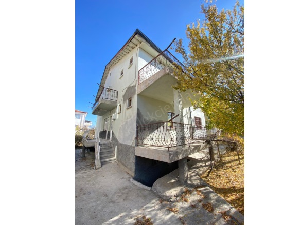 Merkez Bolvadin Kiralık Daire |  3+1 Oda | 125M2 Aylık 11.000Tl  Krediye Uygun  | 1. Kat | Kombi | 1 Banyo | 1 Yatak Odası Resim-4