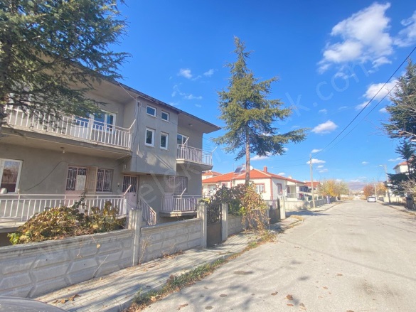 Merkez Bolvadin Satılık Müstakil Ev |  3+1 Oda | 130M2 5.500.000Tl  Krediye Uygun  | Komple Bina | Soba | 1 Banyo | 1 Yatak Odası Resim-2