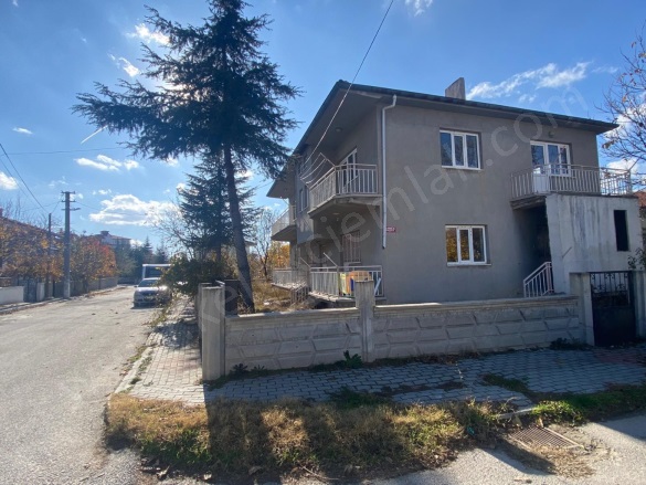 Merkez Bolvadin Satılık Müstakil Ev |  3+1 Oda | 130M2 5.500.000Tl  Krediye Uygun  | Komple Bina | Soba | 1 Banyo | 1 Yatak Odası Resim-3
