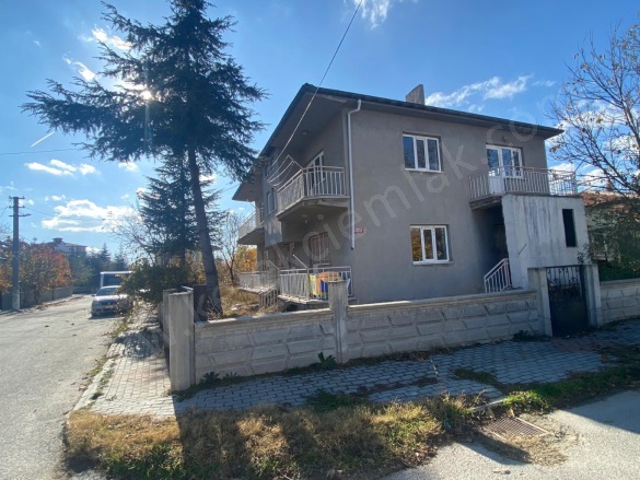 Merkez Bolvadin Satılık Müstakil Ev |  3+1 Oda | 130M2 5.500.000Tl  Krediye Uygun  | Komple Bina | Soba | 1 Banyo | 1 Yatak Odası Resim-4