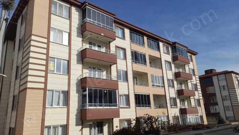 Merkez Bolvadin Satılık Daire |  3+1 Oda | 140M2 3.000.000Tl  Krediye Uygun  | 2. Kat | Kombi | 1 Banyo | 1 Yatak Odası Resim-3