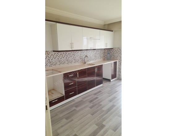 Merkez Bolvadin Satılık Daire |  3+1 Oda | 140M2 3.000.000Tl  Krediye Uygun  | 2. Kat | Kombi | 1 Banyo | 1 Yatak Odası Resim-5