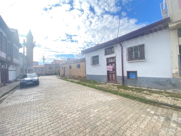 Merkez Bolvadin Satılık Müstakil Ev |  2+1 Oda | 75M2 2.250.000Tl  Krediye Uygun  | Komple Bina | Soba | 1 Banyo | 1 Yatak Odası Resim-3