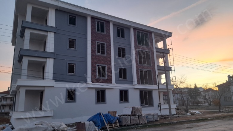 Merkez Bolvadin Satılık Daire |  3+1 Oda | 125M2 4.000.000Tl  Krediye Uygun  | 2. Kat | Kombi | 1 Banyo | 1 Yatak Odası Resim-1