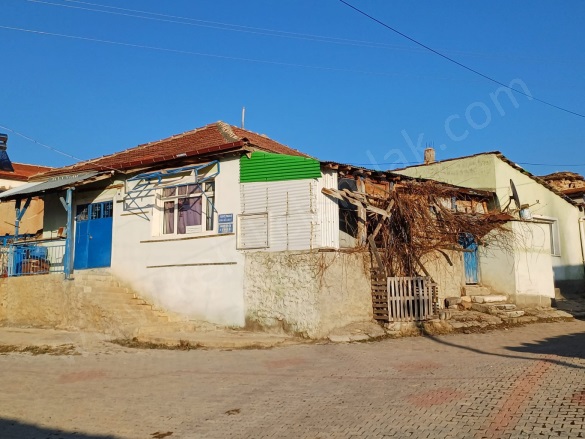 Merkez Bolvadin Satılık İşyeri |  1 Oda | 151M2 750.000Tl  Krediye Uygun  | Komple Bina | Soba Resim-5