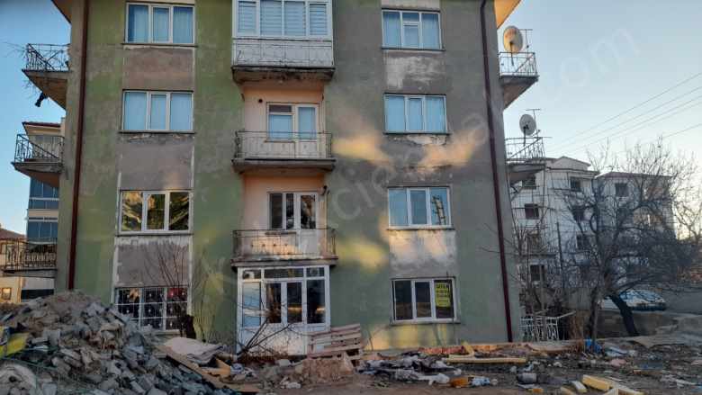 Konak Mahallesinde Satılık Daire 3+1 Bolvadin