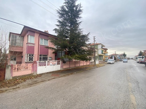 Merkez Bolvadin Satılık Müstakil Ev |  3+1 Oda | 125M2 9.750.000Tl  Krediye Uygun  | Komple Bina | Kombi | 1 Banyo | 1 Yatak Odası Resim-5