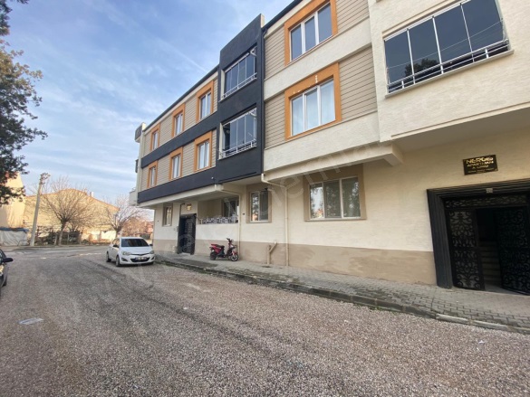 Merkez Bolvadin Kiralık Daire |  2+1 Oda | 95M2 Aylık 20.000Tl  Krediye Uygun  | 3. Kat | Kombi | 1 Banyo | 1 Yatak Odası Resim-4