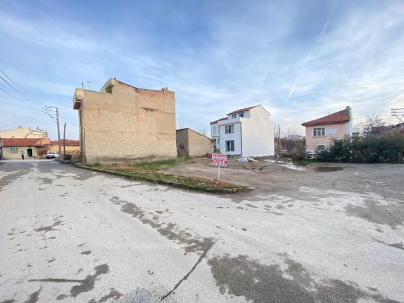 Merkez Bolvadin Satılık Arsa |  154M2 1Tl İmarlı  Resim-4