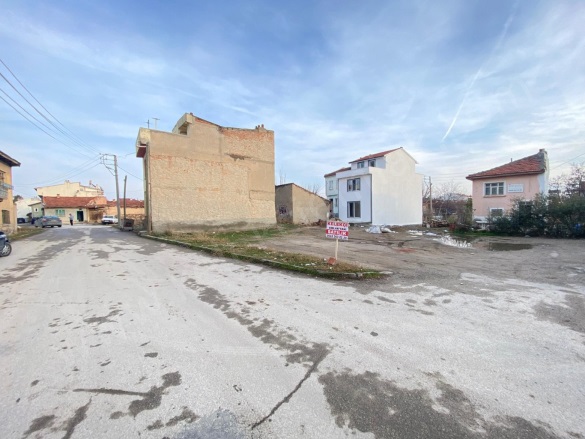 Merkez Bolvadin Satılık Arsa |  154M2 1Tl İmarlı  Resim-5