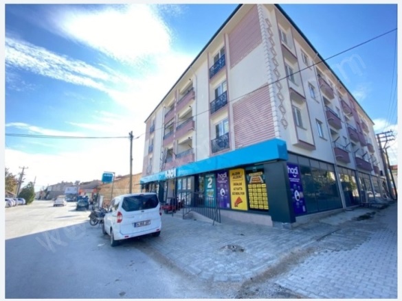 Merkez Bolvadin Kiralık Daire |  2+1 Oda | 95M2 Aylık 13.000Tl  Krediye Uygun  | 2. Kat | Kombi | 1 Banyo | 1 Yatak Odası Resim-3