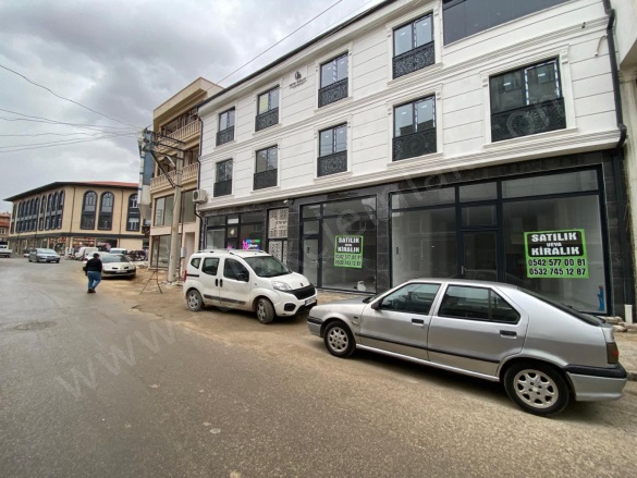 Merkez Bolvadin Kiralık Ofis / Büro |  1+1 Oda | 40M2 Aylık 13.000Tl  Krediye Uygun  | 3. Kat | Kombi | 1 Banyo Resim-3