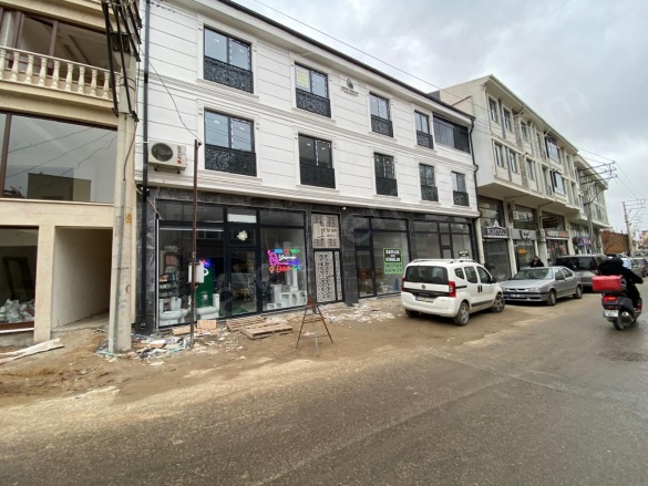 Merkez Bolvadin Kiralık Ofis / Büro |  1+1 Oda | 40M2 Aylık 13.000Tl  Krediye Uygun  | 3. Kat | Kombi | 1 Banyo Resim-4