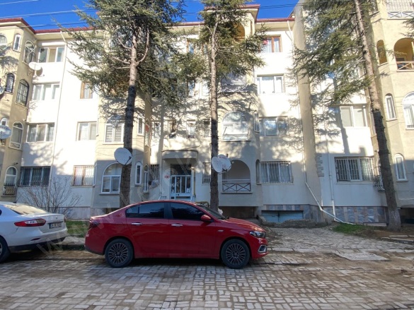 Merkez Bolvadin Satılık Daire |  2+1 Oda | 90M2 1.600.000Tl  Krediye Uygun  | 2. Kat | Kombi | 1 Banyo | 1 Yatak Odası Resim-3