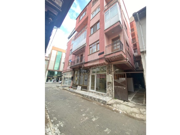 Merkez Bolvadin Kiralık Daire |  3+1 Oda | 140M2 Aylık 10.000Tl  Krediye Uygun  | 3. Kat | Kombi | 1 Banyo | 1 Yatak Odası Resim-5