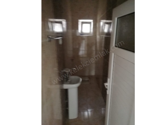 Merkez Bolvadin Satılık Müstakil Ev |  3+1 Oda | 110M2 3.500.000Tl  Krediye Uygun  | Komple Bina | Kombi | 1 Banyo | 1 Yatak Odası Resim-3