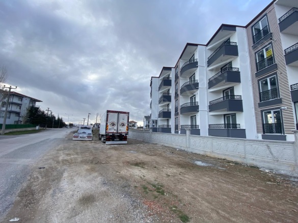 Merkez Bolvadin Kiralık Daire |  2+1 Oda | 80M2 Aylık 15.000Tl  Krediye Uygun  | 3. Kat | Kombi | 1 Banyo | 1 Yatak Odası Resim-2