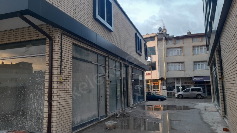 Merkez Bolvadin Kiralık Dükkan |  1 Oda | 20M2 Aylık 16.000Tl  Krediye Uygun  | 1. Kat | Kombi Resim-3