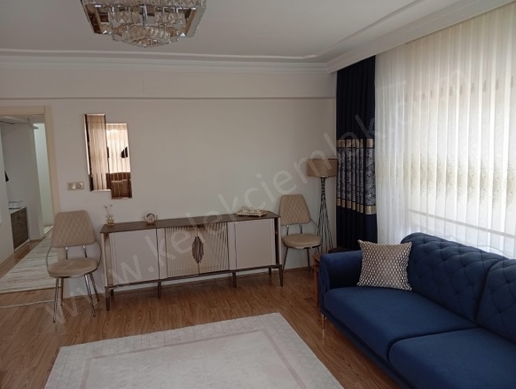 Merkez Bolvadin Satılık Daire |  3+1 Oda | 130M2 3.200.000Tl  Krediye Uygun  | 2. Kat | Kombi | 1 Banyo | 1 Yatak Odası Resim-4