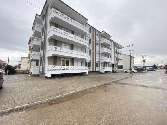 Merkez Bolvadin Kiralık Daire |  3+1 Oda | 135M2 Aylık 17.500Tl  Krediye Uygun  | 1. Kat | Kombi | 2 Banyo | 1 Yatak Odası Resim-5