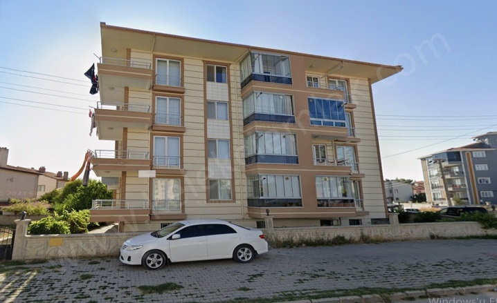 Merkez Bolvadin Satılık Daire |  3+1 Oda | 115M2 3.600.000Tl  Krediye Uygun  | 3. Kat | Kombi | 1 Banyo | 1 Yatak Odası Resim-3