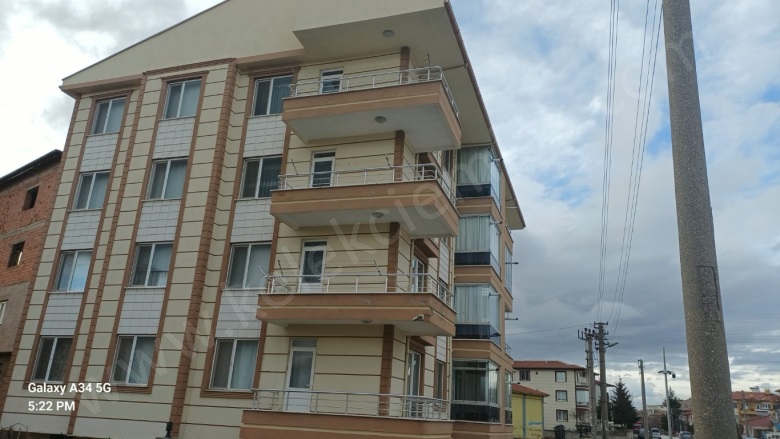 Merkez Bolvadin Satılık Daire |  3+1 Oda | 115M2 3.600.000Tl  Krediye Uygun  | 3. Kat | Kombi | 1 Banyo | 1 Yatak Odası Resim-5