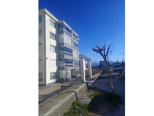 Merkez Bolvadin Satılık Daire |  3+1 Oda | 130M2 3.300.000Tl  Krediye Uygun  | 3. Kat | Kombi | 1 Banyo | 1 Yatak Odası Resim-3