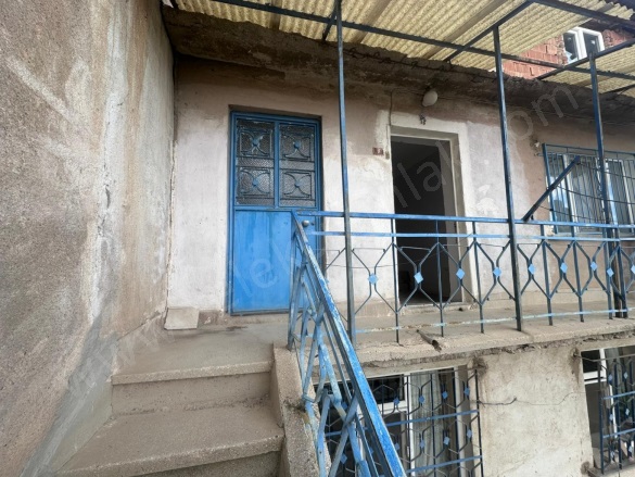 Merkez Bolvadin Satılık Daire |  5+1 Oda | 180M2 2.100.000Tl  Krediye Uygun  | 2. Kat | Soba | 1 Banyo | 2 Yatak Odası Resim-3