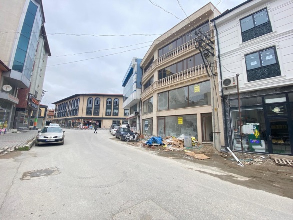 Merkez Bolvadin Kiralık Ofis / Büro |  1+1 Oda | 55M2 Aylık 18.000Tl  Krediye Uygun  | 3. Kat | Kombi | 2 Banyo Resim-2