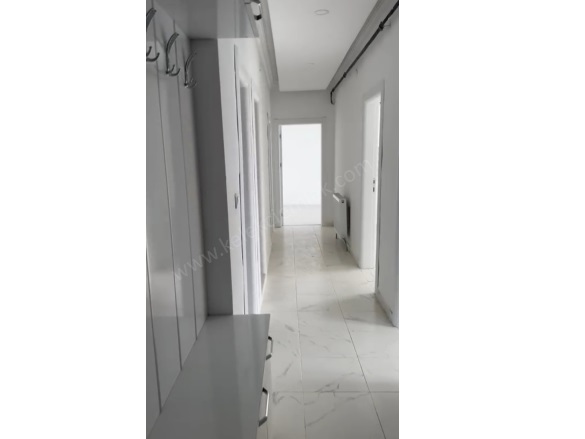 Merkez Emirdağ Satılık Daire |  2+1 Oda | 100M2 3.150.000Tl  Krediye Uygun  | 5. Kat | Kombi | 1 Banyo | 1 Yatak Odası Resim-2