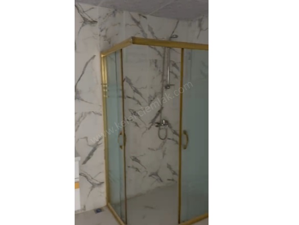 Merkez Emirdağ Satılık Daire |  2+1 Oda | 100M2 3.150.000Tl  Krediye Uygun  | 5. Kat | Kombi | 1 Banyo | 1 Yatak Odası Resim-5