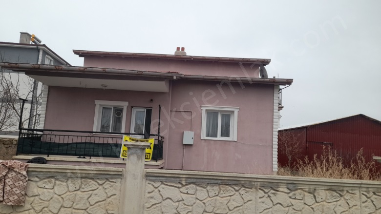 Merkez Bolvadin Satılık Müstakil Ev |  3+1 Oda | 120M2 4.500.000Tl  Krediye Uygun  | Komple Bina | Kombi | 1 Banyo | 1 Yatak Odası Resim-4