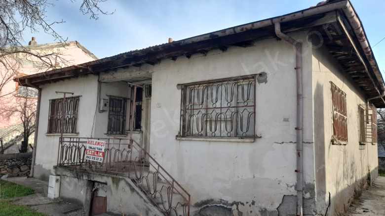 Cirit Mahallesi Mevlana Sokakta 3+1 Satılık Müstakil Ev Merkez