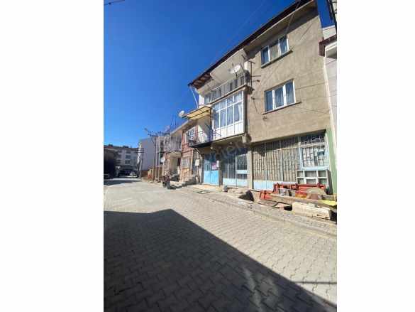 Bekirağa Camii Yanında 3 Katlı Bina 2+1 Satılık Müstakil Ev Bolvadin