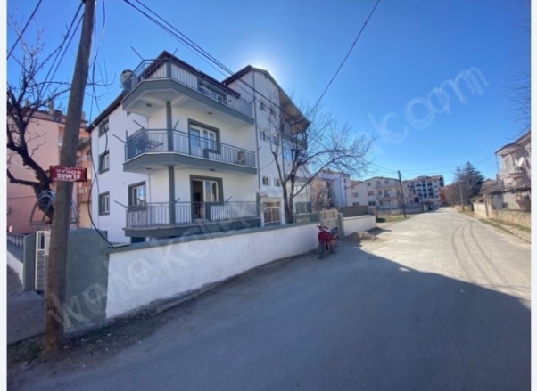 Merkez Bolvadin Kiralık Daire |  3+1 Oda | 125M2 Aylık 13.000Tl  Krediye Uygun  | 1. Kat | Kombi | 1 Banyo | 1 Yatak Odası Resim-2