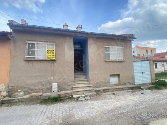 Merkez Bolvadin Kiralık Müstakil Ev |  3+1 Oda | 110M2 Aylık 8.000Tl | Komple Bina | Soba | 1 Banyo | 1 Yatak Odası Resim-2
