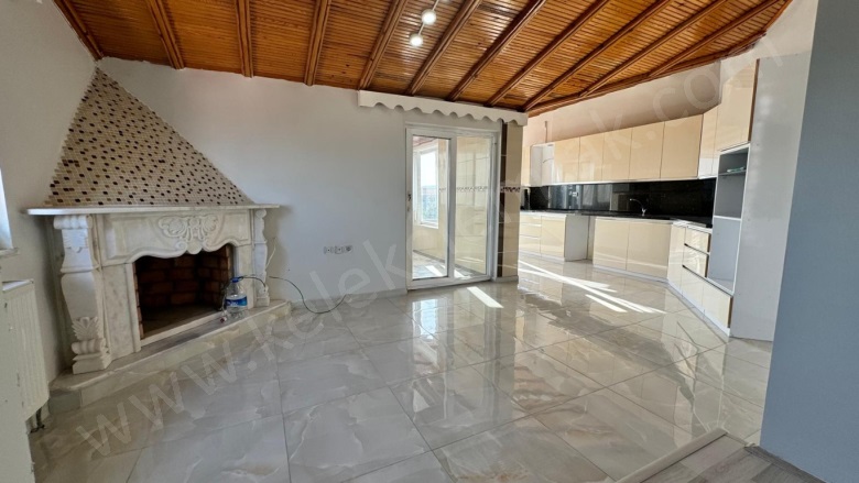 Merkez Bolvadin Kiralık Daire |  2+1 Oda | 120M2 Aylık 16.000Tl  Krediye Uygun  | 4. Kat | Kombi | 2 Banyo | 1 Yatak Odası Resim-4