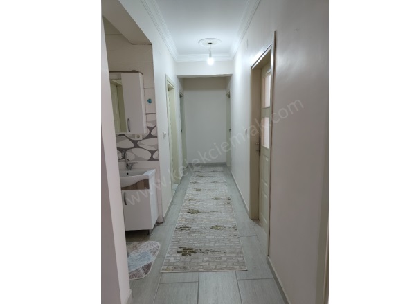 Merkez Bolvadin Satılık Daire |  3+1 Oda | 120M2 3.200.000Tl  Krediye Uygun  | 4. Kat | Kombi | 1 Banyo | 1 Yatak Odası Resim-5