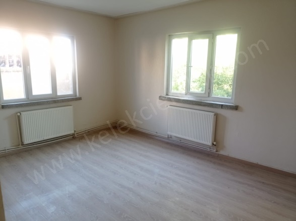 Merkez Bolvadin Kiralık Daire |  3+1 Oda | 140M2 Aylık 15.000Tl  Krediye Uygun  | 2. Kat | Kombi | 1 Banyo | 1 Yatak Odası Resim-4