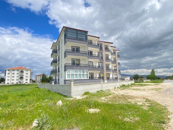 Merkez Bolvadin Satılık Daire |  1+1 Oda | 45M2 1.420.000Tl  Krediye Uygun  | 4. Kat | Kombi | 1 Banyo | 1 Yatak Odası Resim-1