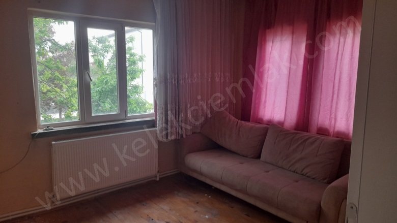 Merkez Bolvadin Satılık Müstakil Ev |  3+1 Oda | 120M2 3.500.000Tl  Krediye Uygun  | Komple Bina | Kombi | 1 Banyo | 1 Yatak Odası Resim-4