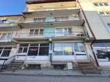 Hasır Pazarında Satılık Dükkan +3 Kat Mesken 1+1 Bolvadin 115 M2 Kombi 1 Banyo
