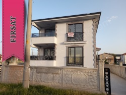 Bolvadin Merkez Satılık Müstakil Ev 4+1 200 M2 | Komple Bina | Kombi | 3 Banyo | 1 Yatak Odası