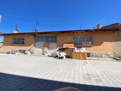 Bolvadin Merkez Satılık Müstakil Ev 3+1 110 M2 | Komple Bina | Soba | 1 Banyo | 1 Yatak Odası