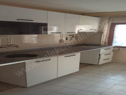 Bolvadin Merkez Satılık Daire 2+1 85 M2 | 1. Kat | Kombi | 1 Banyo | 1 Yatak Odası