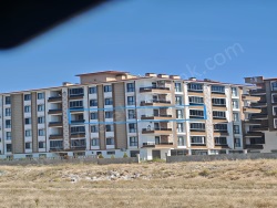 Bolvadin Merkez Satılık Daire 3+1 135 M2 | 3. Kat | Kombi | 2 Banyo | 1 Yatak Odası